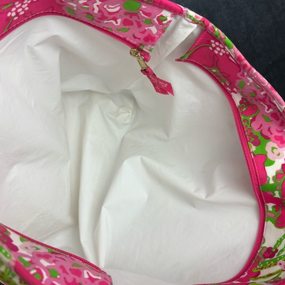 Lilly Pulitzer Large Cooler Bag with Bottle Opener in Beach Rose - Picture 7 of 8